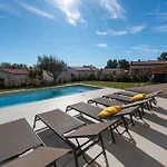Casa Minerva * Majkusi