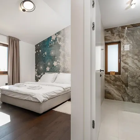 Casa Minerva Majkusi