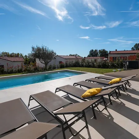 Casa Minerva * Majkusi