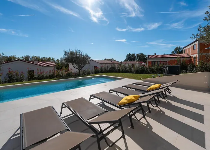 Casa Minerva * Majkusi