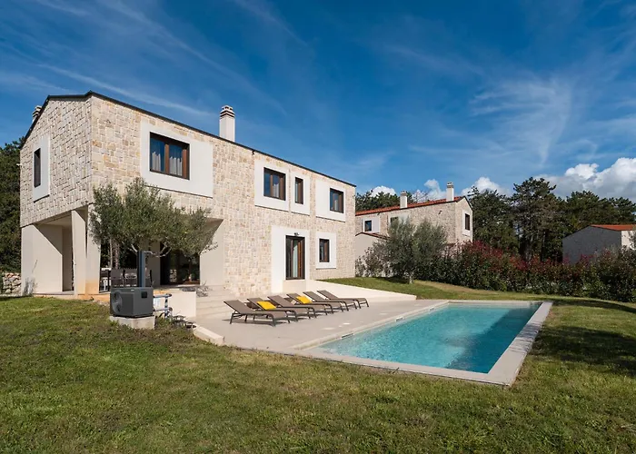 Casa Minerva * Majkusi